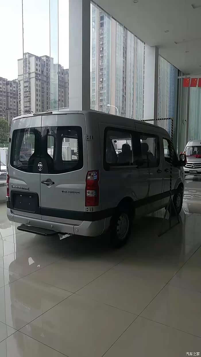 图雅诺平顶低顶图雅诺实车5档手动柴油轻客5座