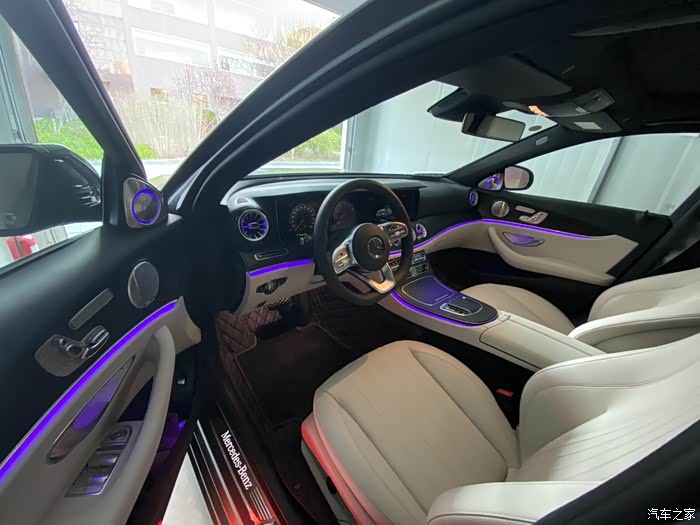 奔驰e300这个内饰有吗