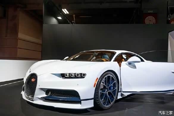 全白色的布加迪chiron帅气的大肥牛