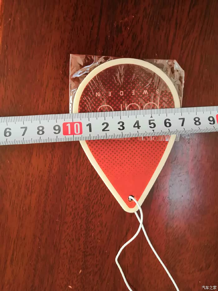 宽7cm高10cm,抱歉另一张量尺寸的照片不知为啥传不上来