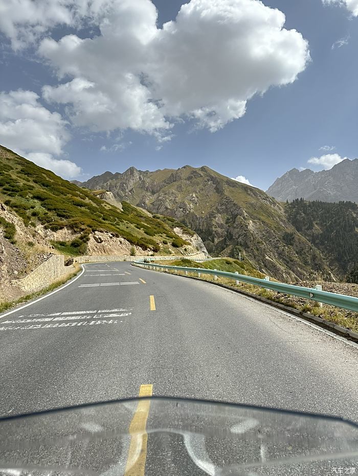 摩旅北疆之溜达天山大峡谷打卡大小龙池巴音布鲁克