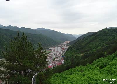 俯瞰佛坪县城风光