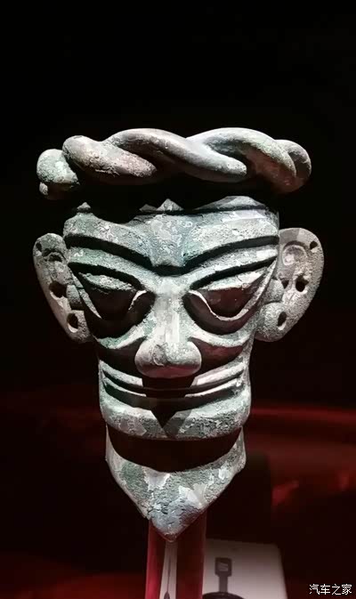 三星堆遗址,青铜人像