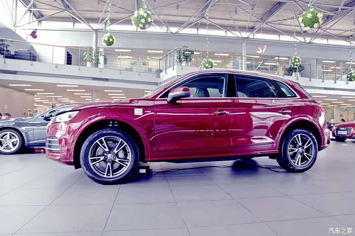 惊艳那抹别样风尚红到店体验奥迪q5l之外观篇