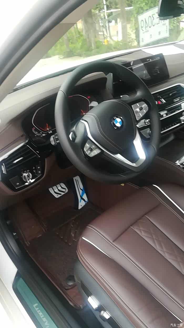 白外摩卡内饰,高端大气上档次