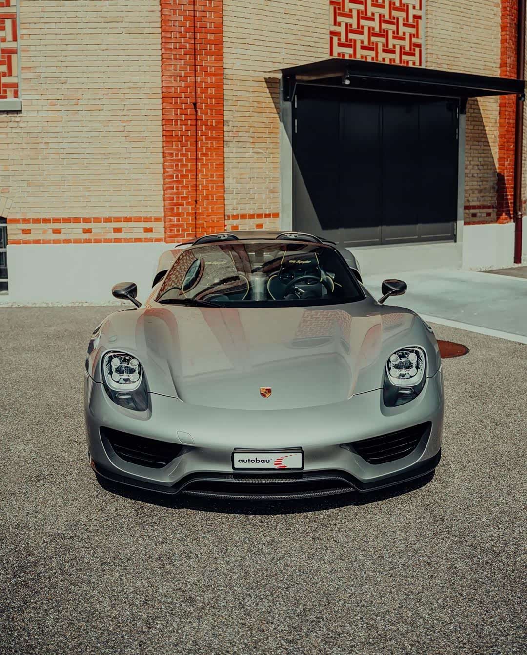 保时捷918 spyder哑光灰稳重而大气.