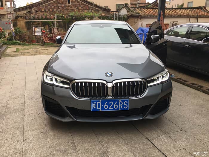 宝马5系进口标轴525i石青色干邑内提车帖