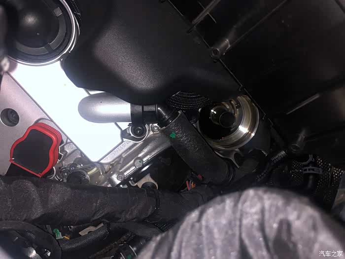 申精手把手教你diy换新款1518奥迪q7机油滤芯实用贴