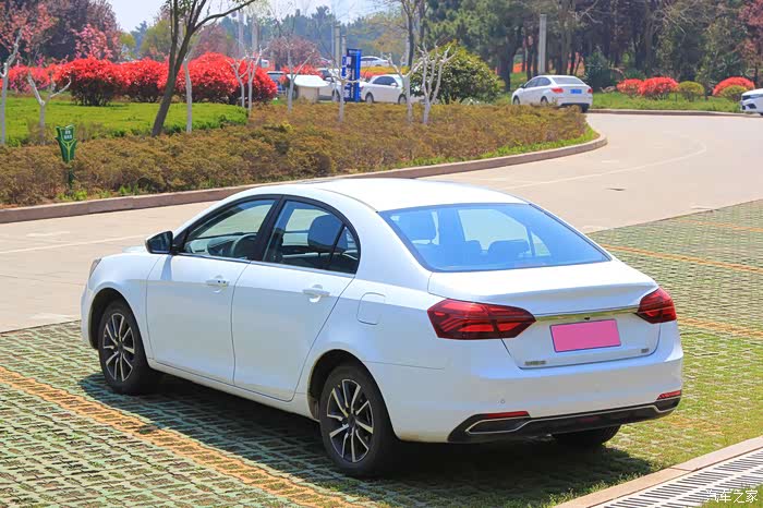 【我为什么选择吉利帝豪】低价格,高配置,帝豪值得拥有