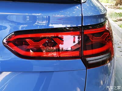 探岳x尾部醒目尾灯xxx亮起真帅