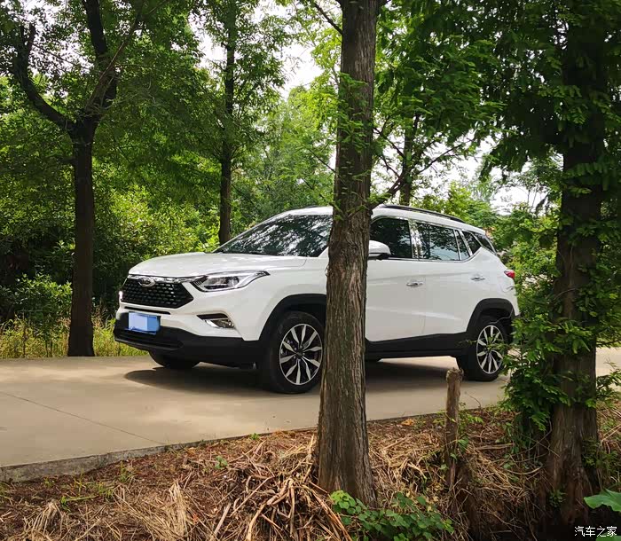 跟着家中长辈学开车,看夏季用车小技巧!