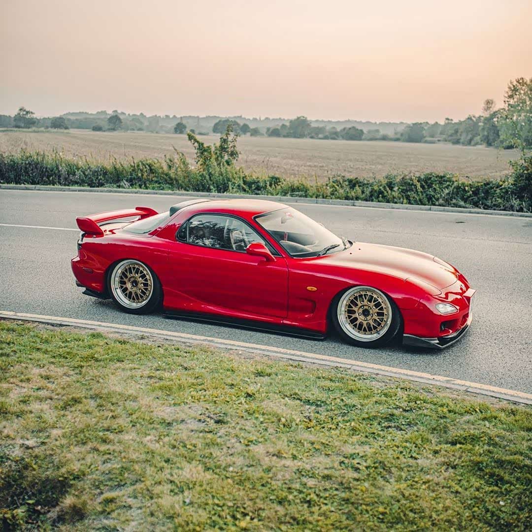 红色马自达rx7跳眼灯贼有个性