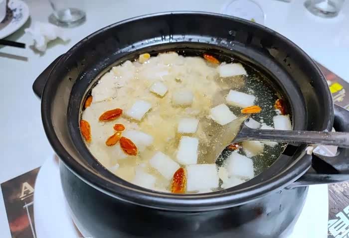 雪梨肉饼汤,味道很清甜的