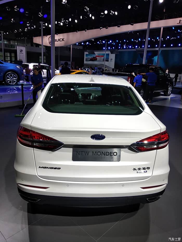 【成都车展】福特新蒙迪欧,中级车不错的选择