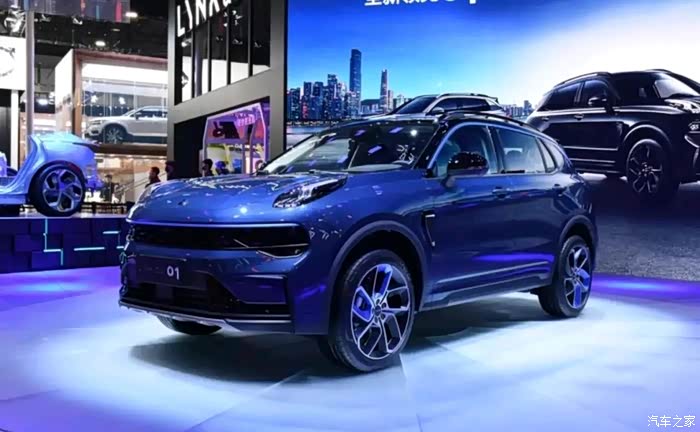 领克01帅气的身姿,蓝色运动感爆棚.