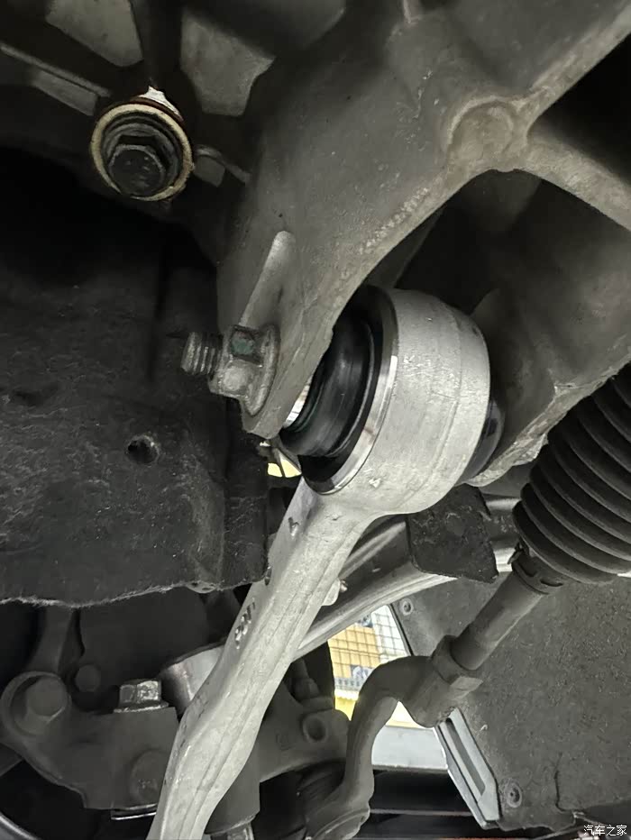 凯迪拉克ct4底盘鱼眼衬套改装