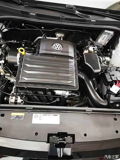 5l自然吸气发动机,不过变速箱倒是有很大差异,捷达va3匹配的5速手动或