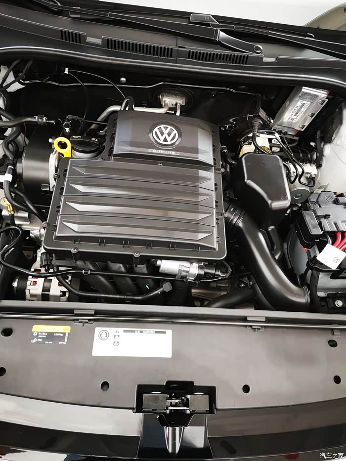 5l自然吸气发动机,不过变速箱倒是有很大差异,捷达va3匹配的5速手动或