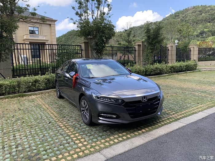 我的第二辆车十代雅阁太空银