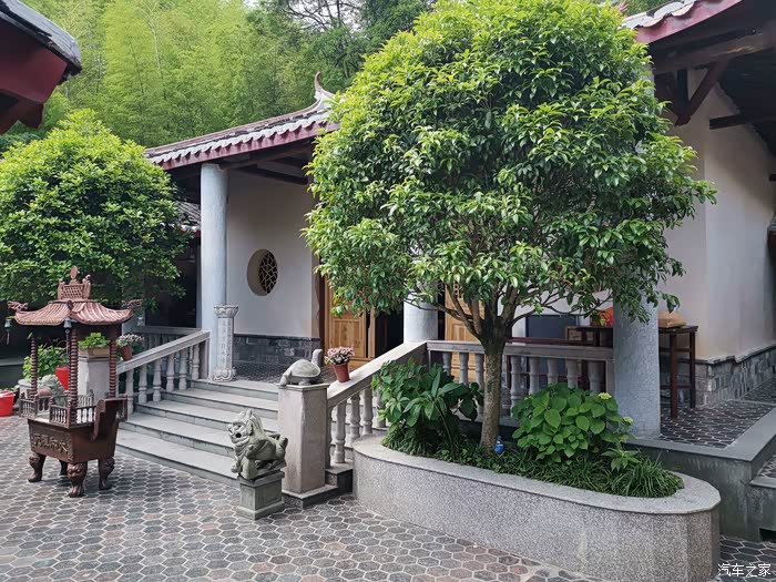 孑然一身清风拂面修行禅院