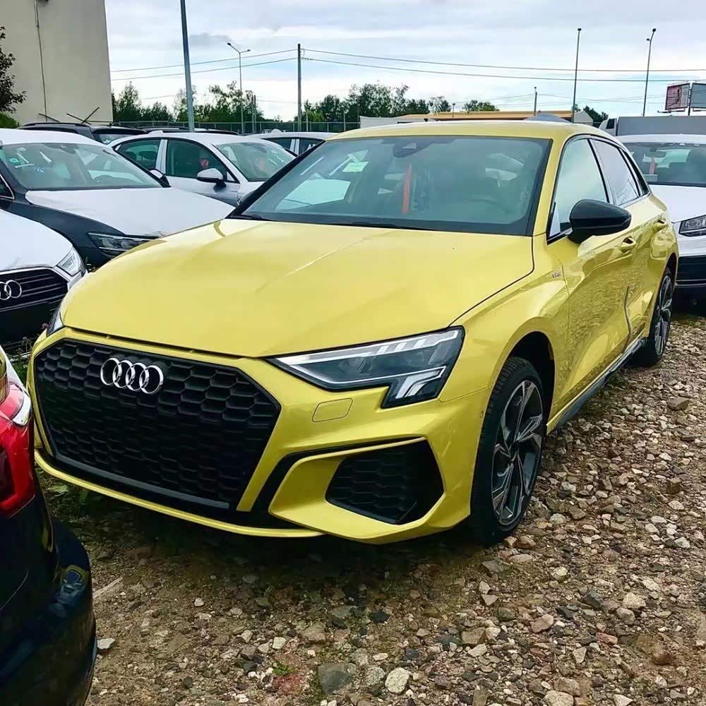 全新奥迪a3两厢版实车,外观上采用非常时尚又靓丽的车身涂装