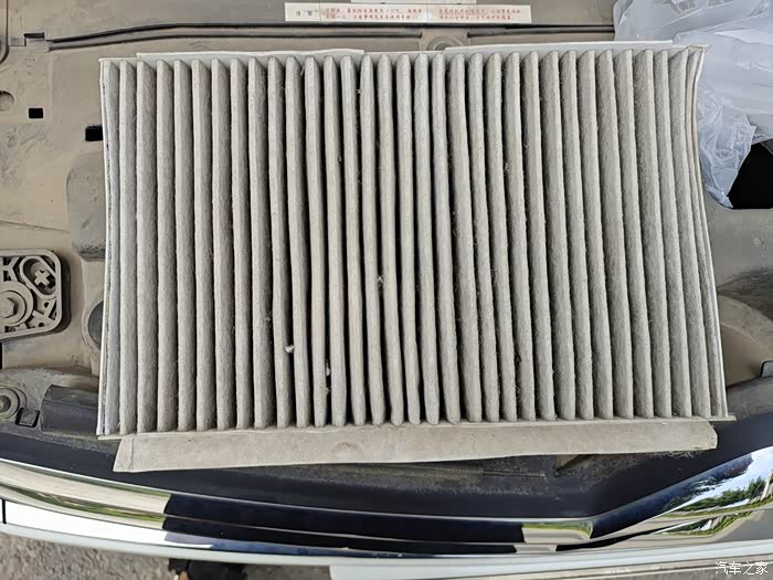 这是我的c4世嘉空调滤芯拆下来的情况,麻烦大家看一下是不是应该更换