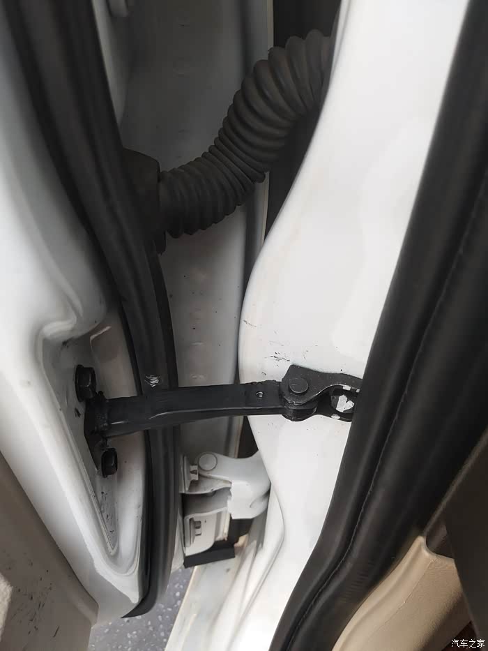 车门限位器质量差