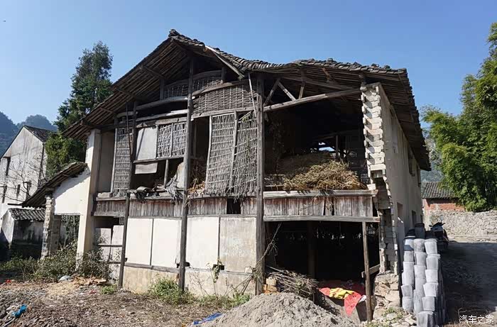 破烂不堪的民居,d级危房