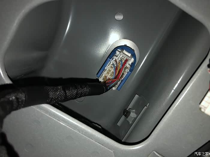 【图】15款马自达cx5右前门线束插头怎么拔_马自达cx-5论坛_汽车之家
