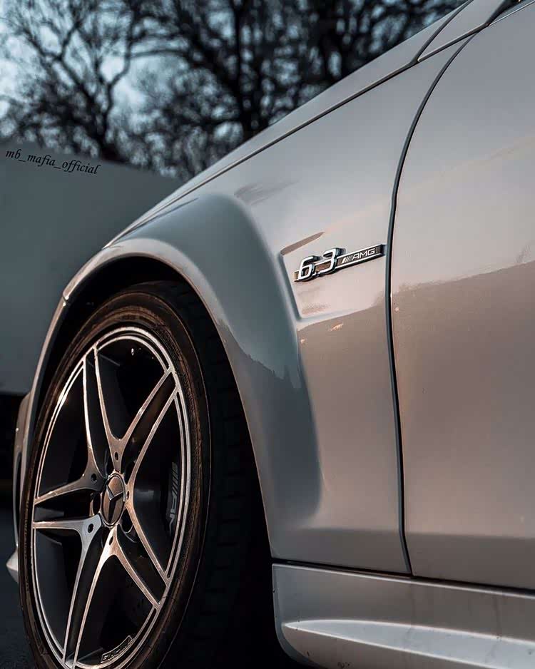 w204 c63 amg,有棱有角的外观是真心帅