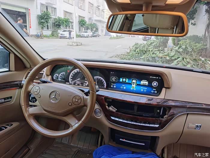 老款奔驰s级w211改新款123寸连屏安卓导航