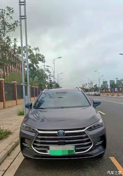 灰色基调比亚迪唐dm-i