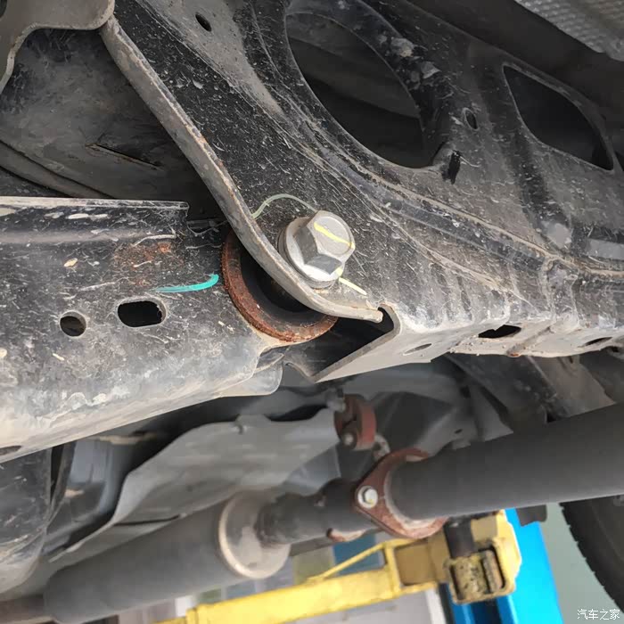 【图】16款cs75今天发现底盘下有两处生锈_长安cs75论坛_汽车之家论坛