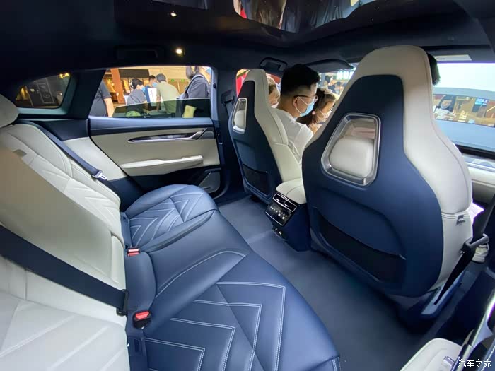 内部空间相当可以