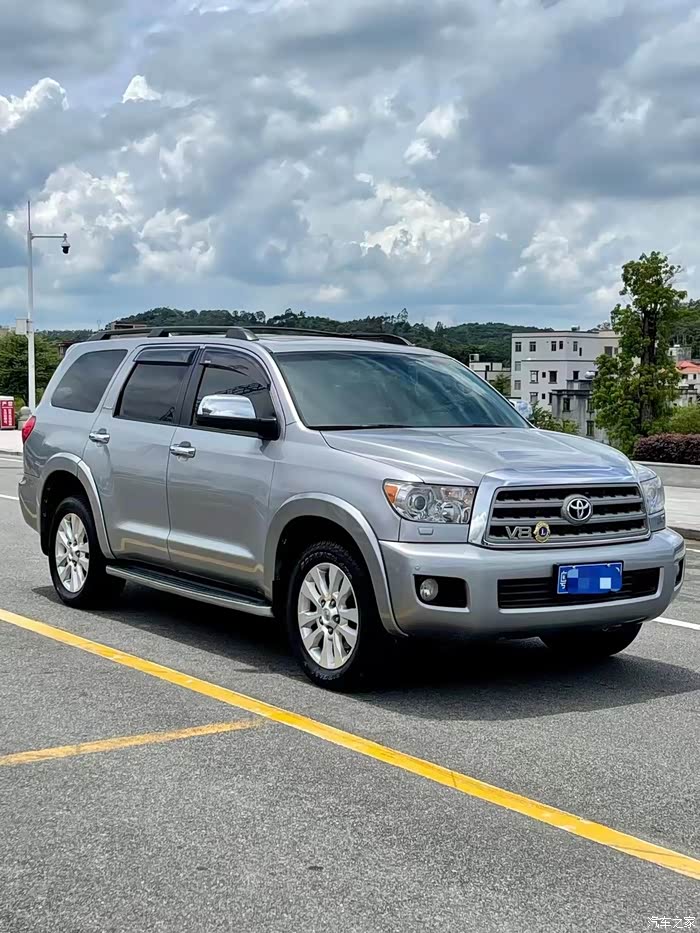 出10年丰田巨无霸红杉