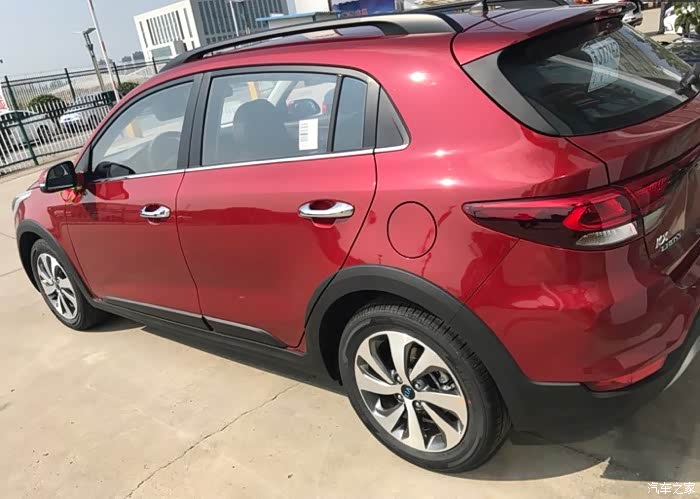 起亚kxcross提车作业骚红at