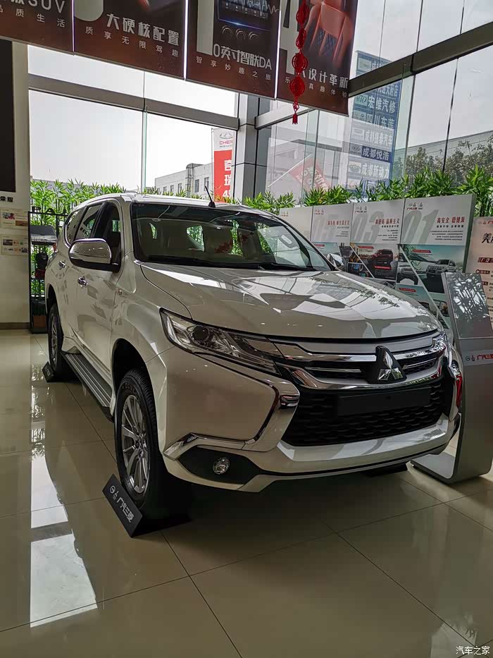 19款帕杰罗劲畅有一点值得肯定的车内没什么异味