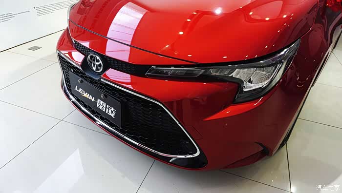 八代雷凌进店二保一睹赤焰红全新款雷凌