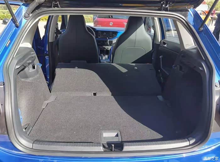 蓝精灵poloplus提车!这才是属于年轻的颜色!