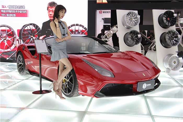 苏州gtshow看车记美女车模吸睛捕获一枚中国cdm领克03