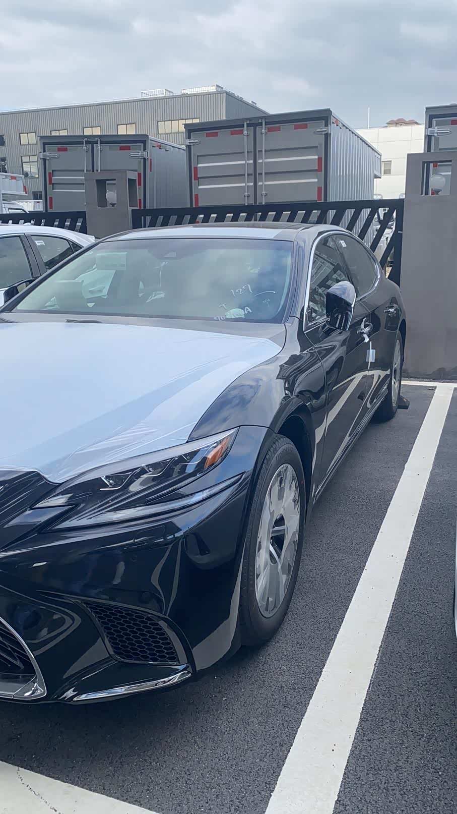 雷克萨斯ls可以说是丰田旗下最高端的轿车