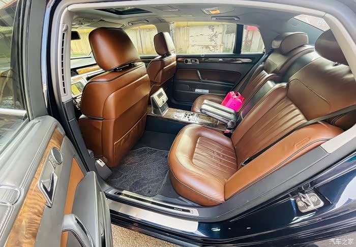 收1112年辉腾36四座