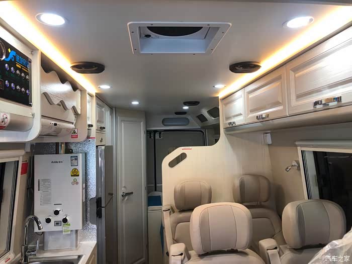 五菱房车s300柴油at自动挡独立行车空调多功能方向盘后驱后双胎