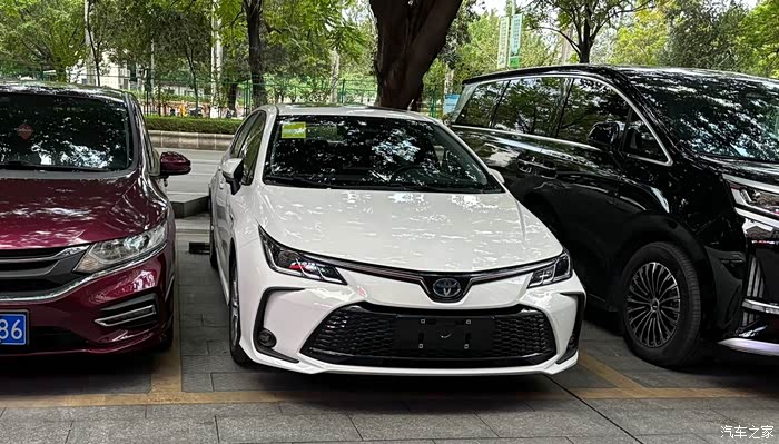 卡罗拉双擎精英版遥控钥匙锁车长按