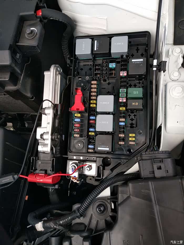 求教沃尔沃xc40保险丝盒上这个的作用