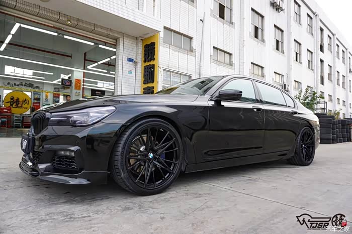 1343 | 回复: 1 宝马7系论坛 18款730化身黑武士.绅士摇身变暴徒.