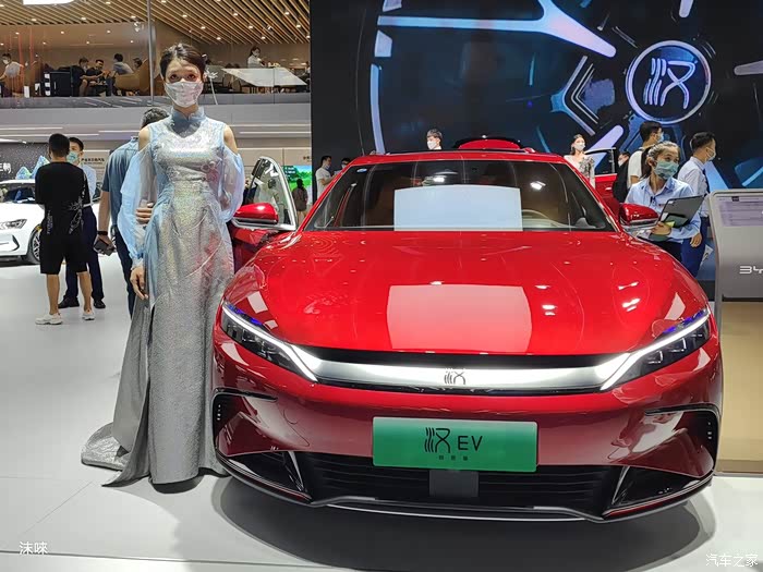 蓉城车展比亚迪汉