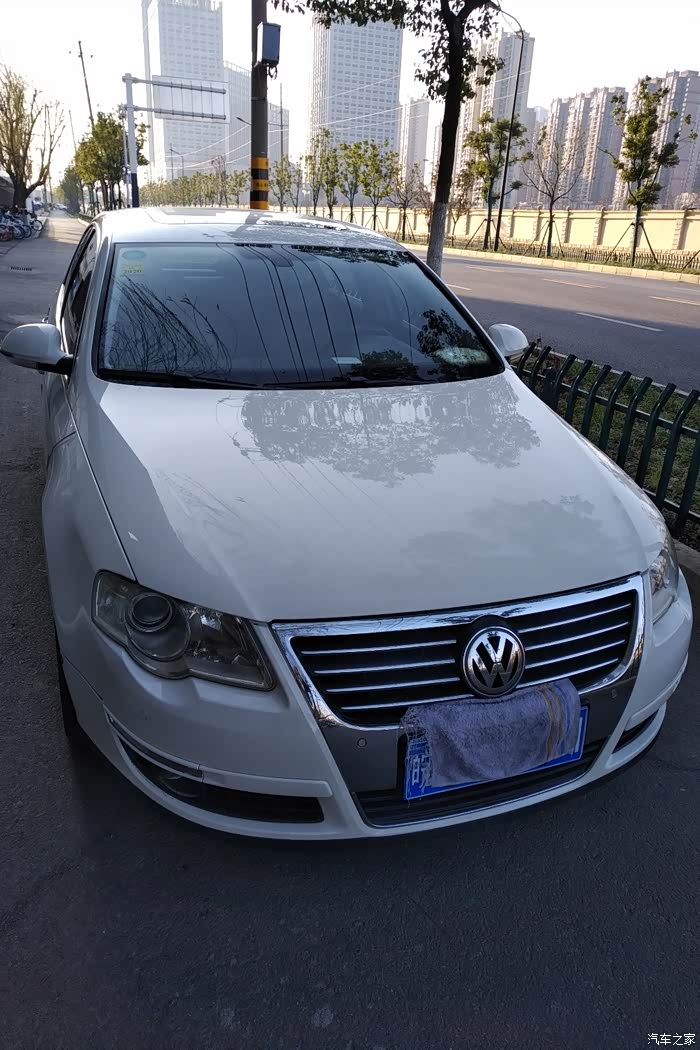 出售迈腾b6稀少的白色外观