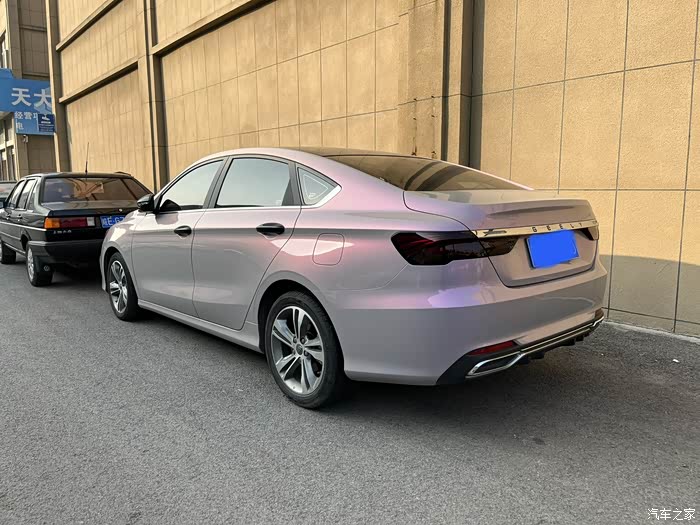 爱车新帖改色膜火山灰