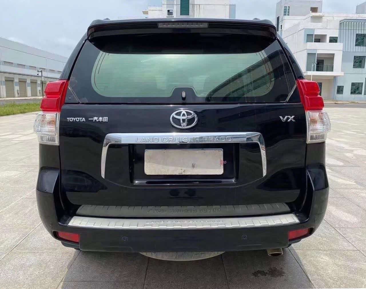 老款丰田普拉达这个颜色非常不错